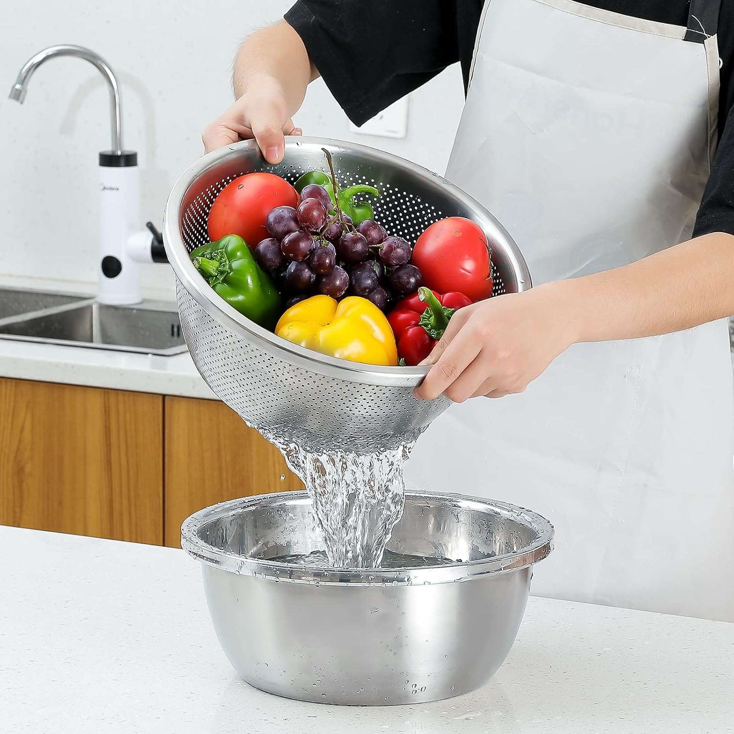 Stainless steel colander